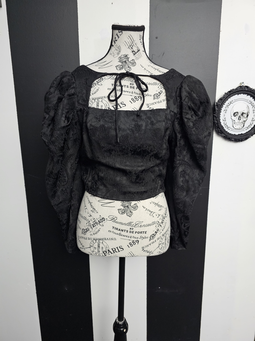 Glamorous Black Puff Sleeve Cropped Blouse with Square Neck